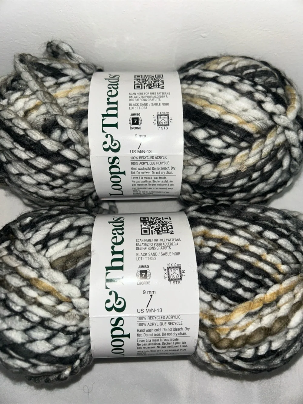 Loops And Threads Yarn 2 Skeins Black Sand #0822 Twisted Tones 82 Yards 5.3 OZ